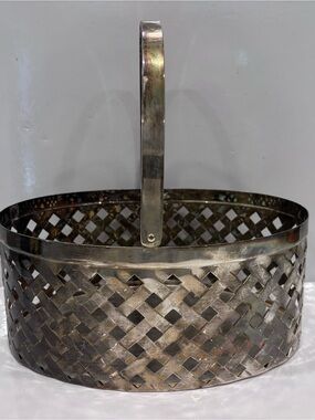 Vintage international silver company silver plated serving basket w handle